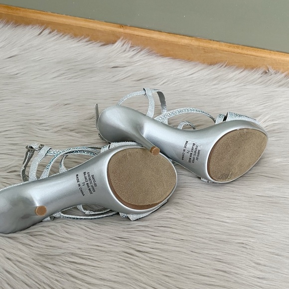 De Blossom Silver Rhinestone Heels Size 7.5 - Picture 12 of 12